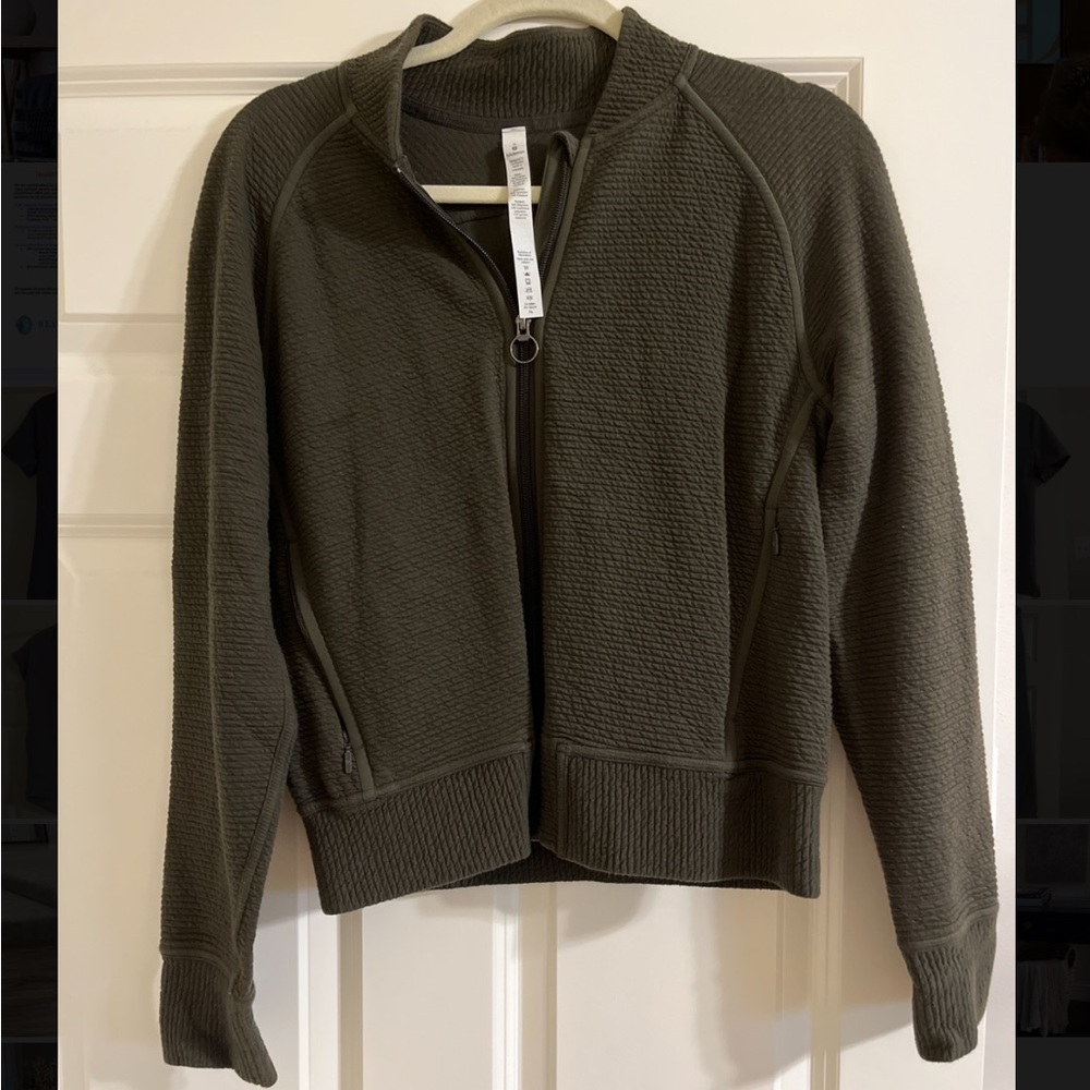 Lululemon jacket size 8